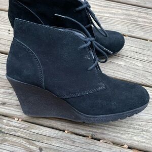 White Mountain Black Suede Wedge Boots size 9.5